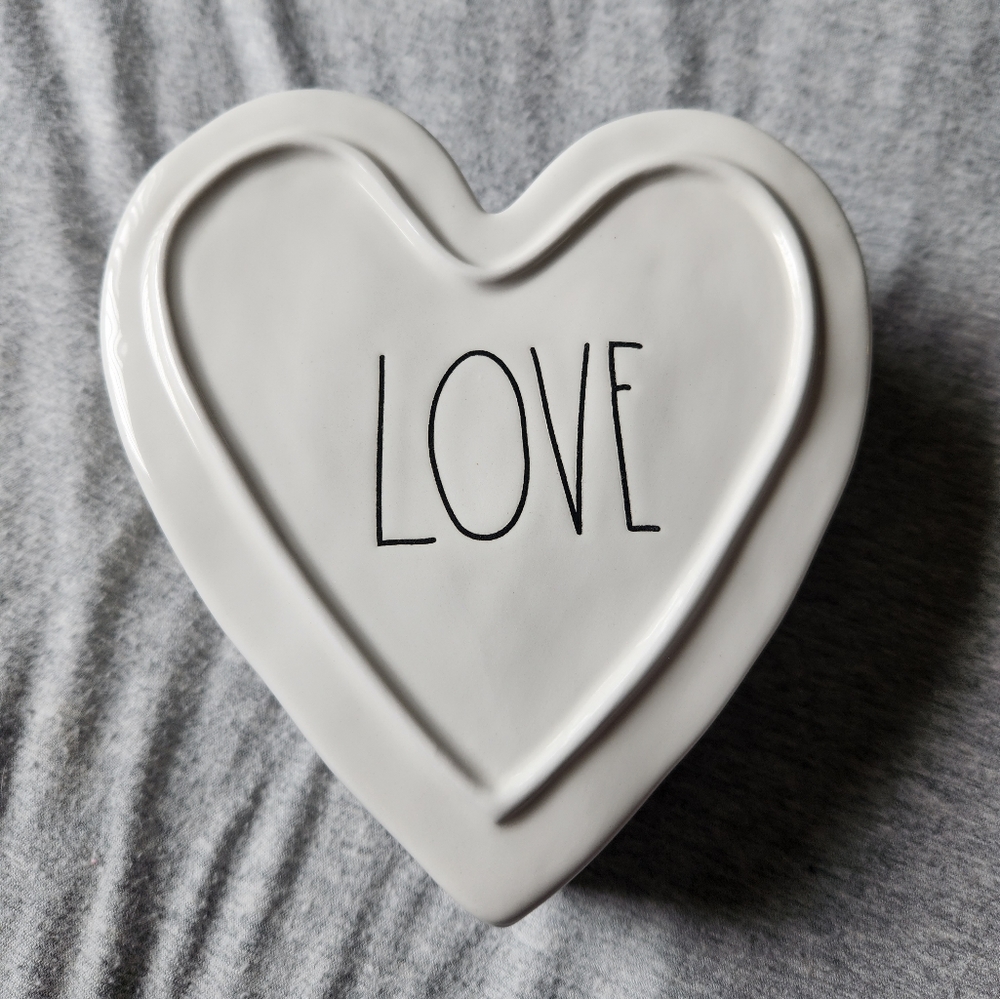 NWOT Rae Dunn ♡ Shape Love Jewelry Trinket Box